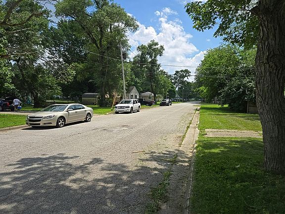 4th image of 1548 Huron St