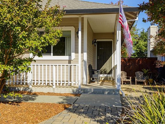 4th image of 2323 Jennings Avenue