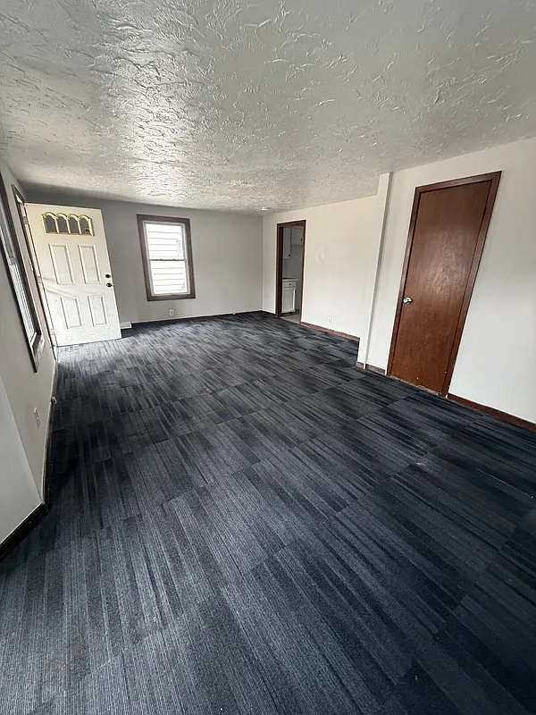 4 bed, 1.5 bath, 1530 sqft, $1,400 — Photo 2