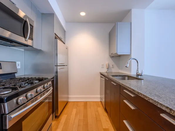 350 West 42nd Street image 4 of 17