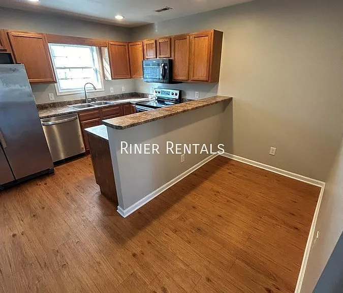 219 Aspen Ave — Photo 5