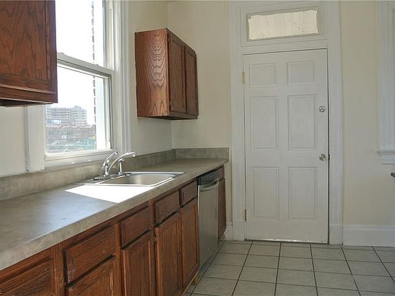 4th image of 921 Westover Ave APT 2