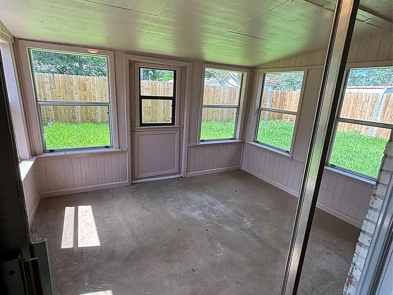 4526 McCleester Dr — Photo 16