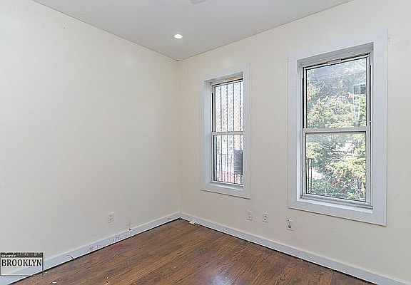 2nd image of 299 Maujer St #3F