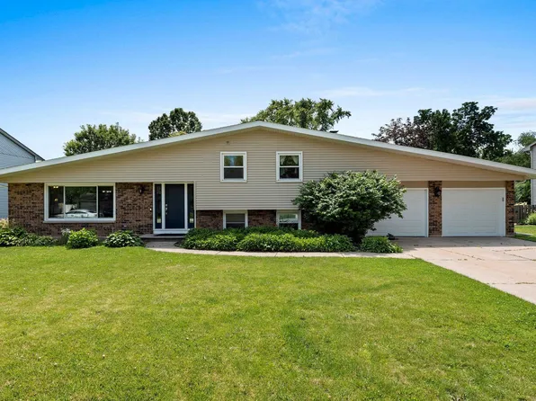524 Somerset Dr, Green Bay, WI 54301