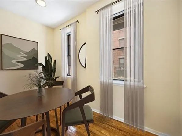 341 Monmouth Street image 2 of 17