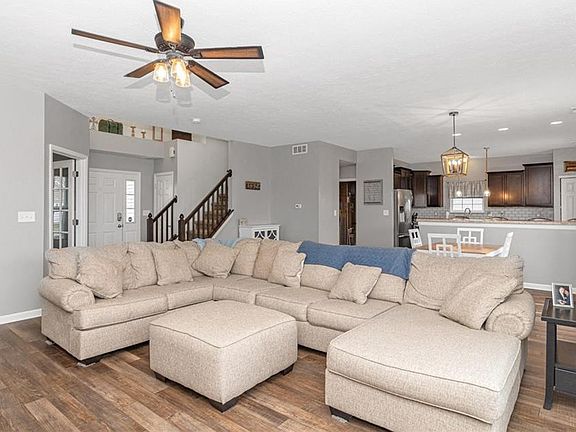 2nd image of 4808 Marshall Dr
