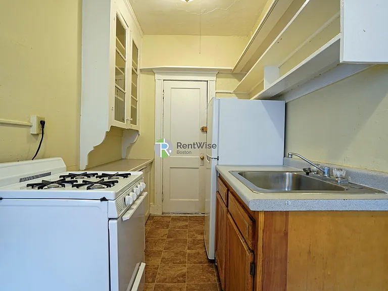 37 Woodstock Ave #1 — Photo 9