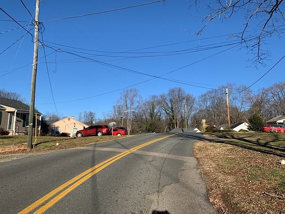 5th image of 155 Fairlawn Dr