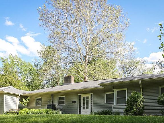 2nd image of 1824 E Hunter Ave