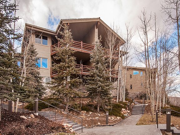 2nd image of 2100 Deer Valley Dr S #404
