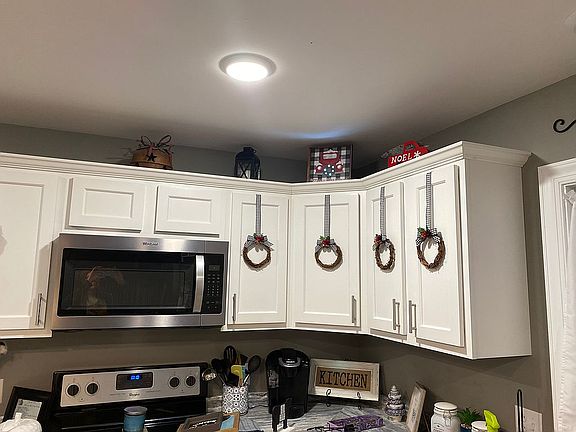 4th image of 92 Woodland Est