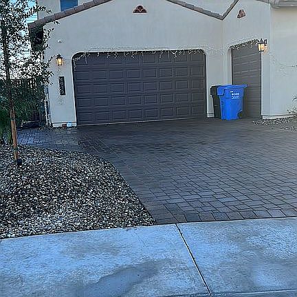 2nd image of 1915 E Fallen Leaf Ln
