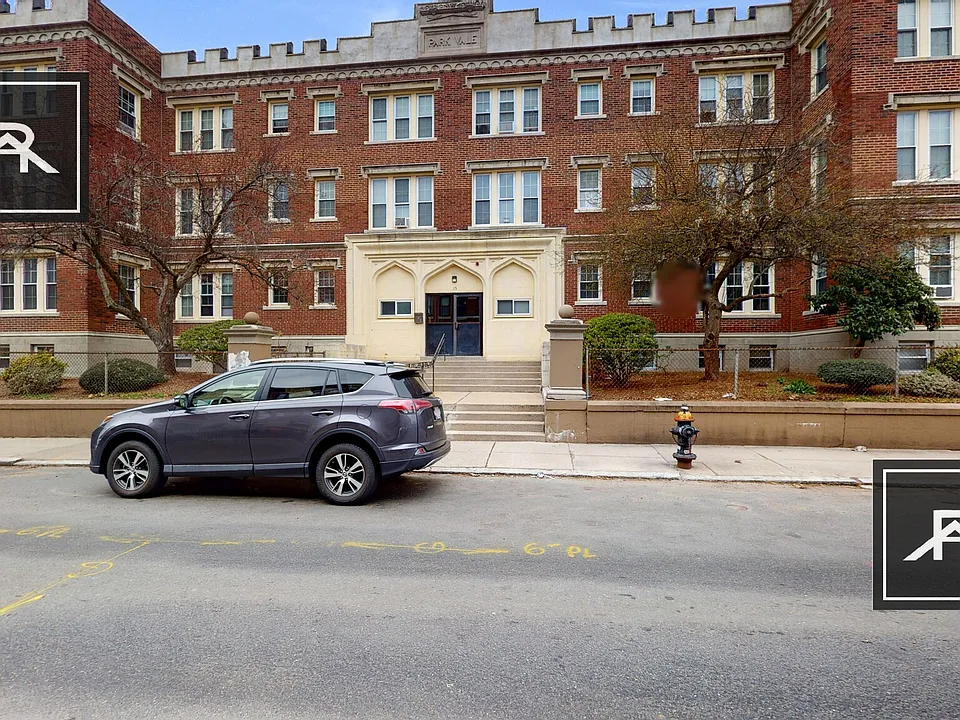 17 Glenville Ave #12