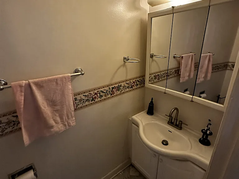 2199 London Dr — Photo 5