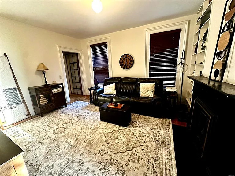 95 Olive St #2 — Photo 8