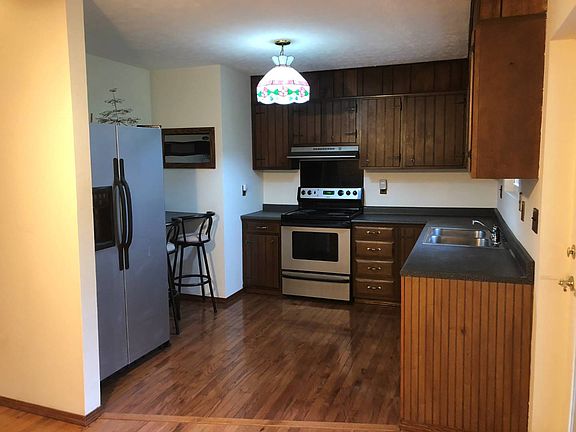 3rd image of 69 Scott Ln