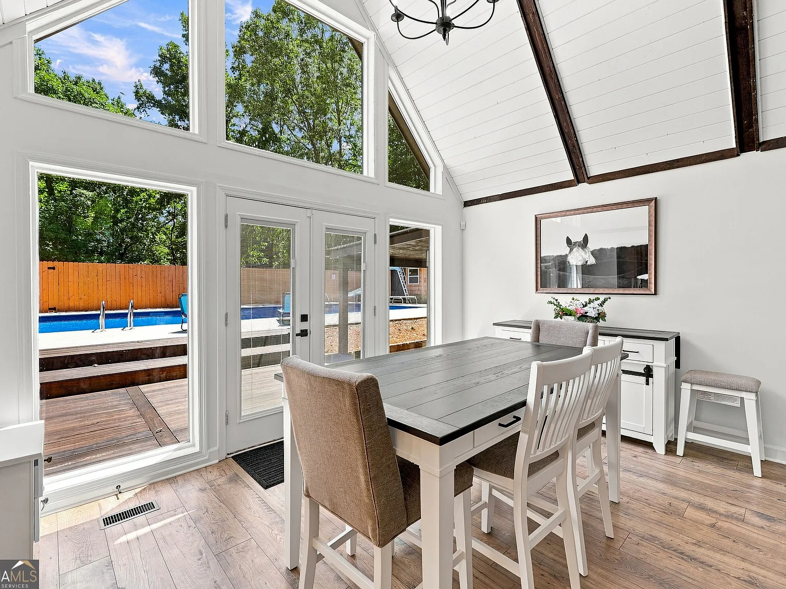 3 bed, 2.5 bath, $5,828 — Photo 3
