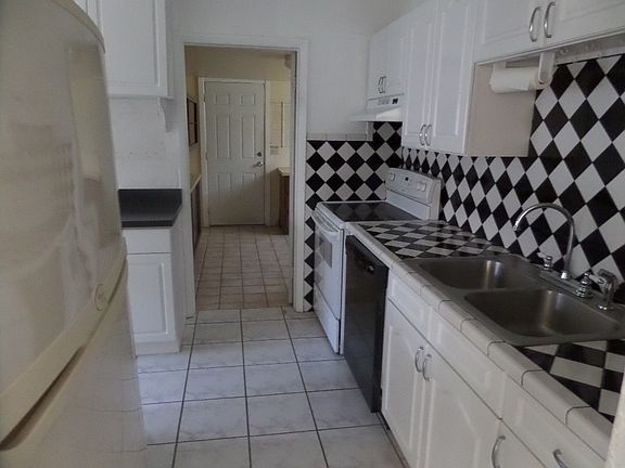2nd image of 1485 Arnold Dr