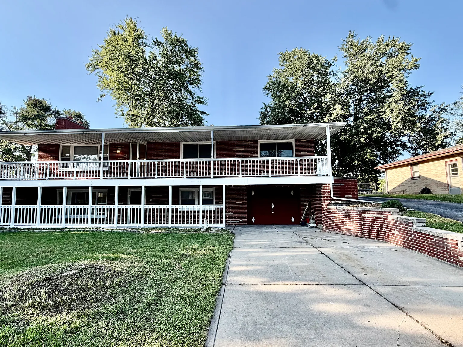 4 bed, 2.5 bath, 2500 sqft, $2,400 — Photo 1