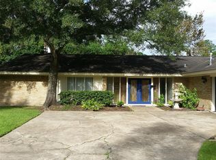 919 Timber Cove Dr, Seabrook, TX 77586