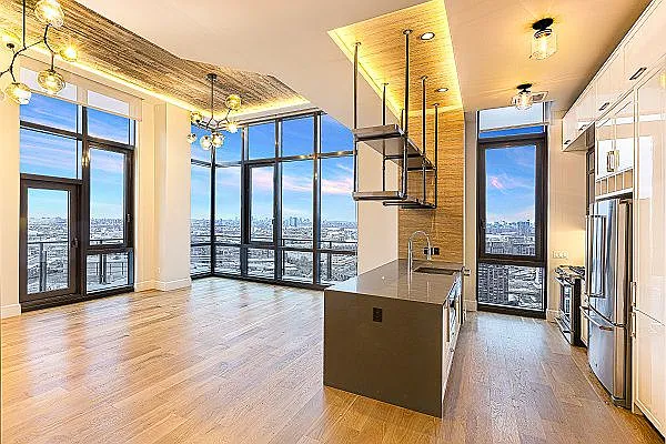 Rented by City View Living | media 110