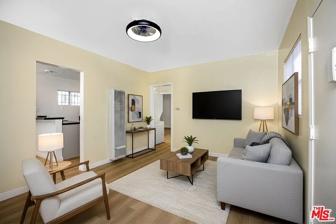 3 bed, 2.0 bath, 962 sqft, $3,100 — Photo 3