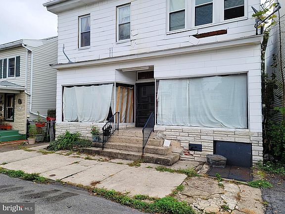 3rd image of 111 S Nicholas St