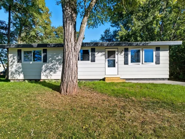 503 W Omaha St, Washburn, WI 54891