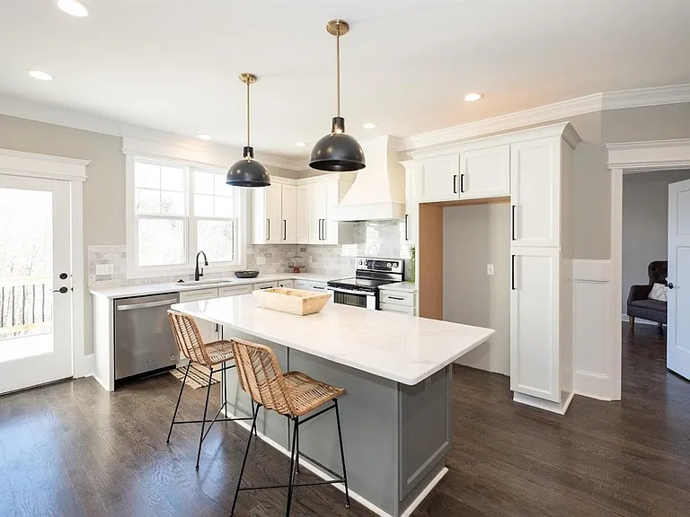 1625 Helmsdale Dr #1 — Photo 2