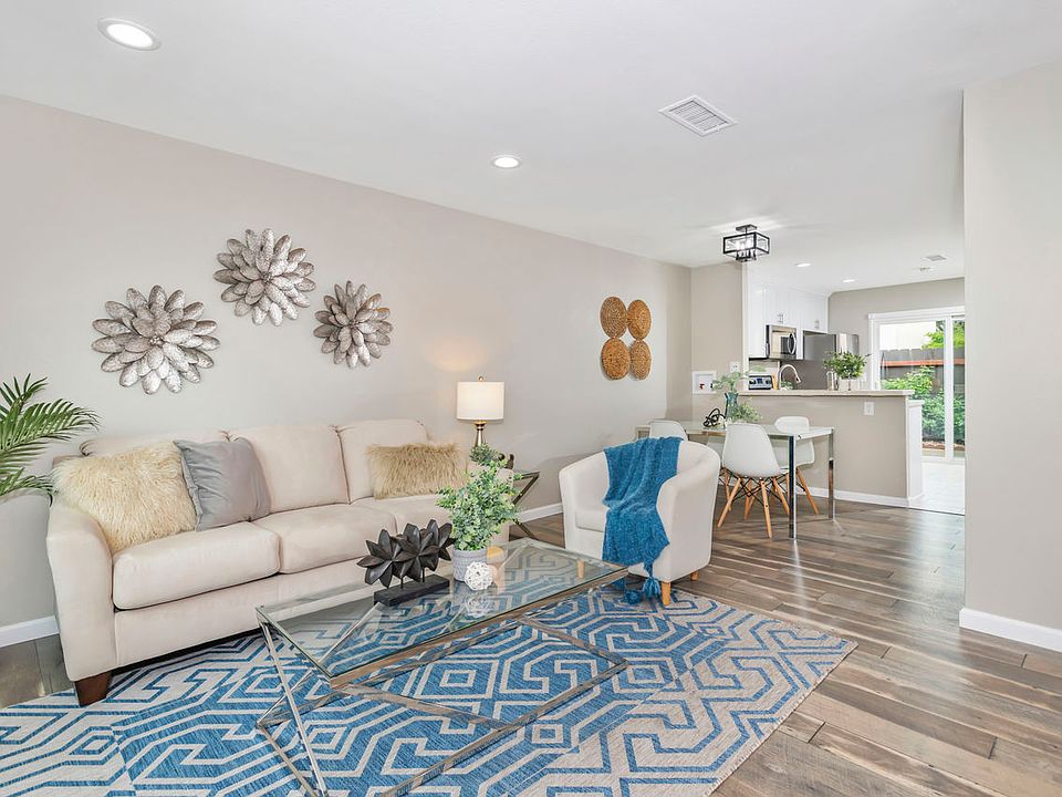 1st image of 10340 Carefree Dr