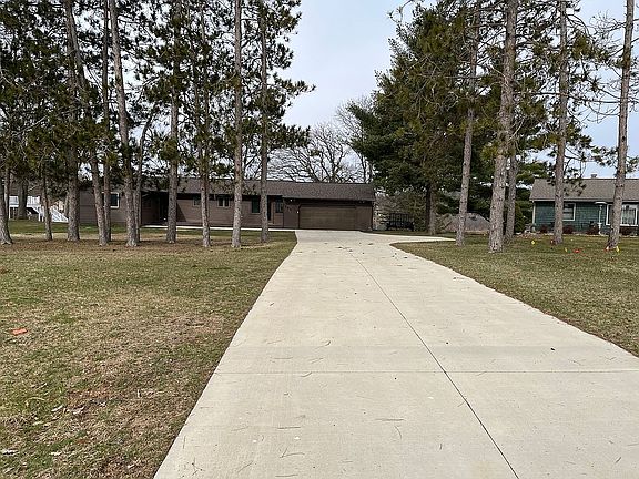 2nd image of 152 Steves Scenic Dr