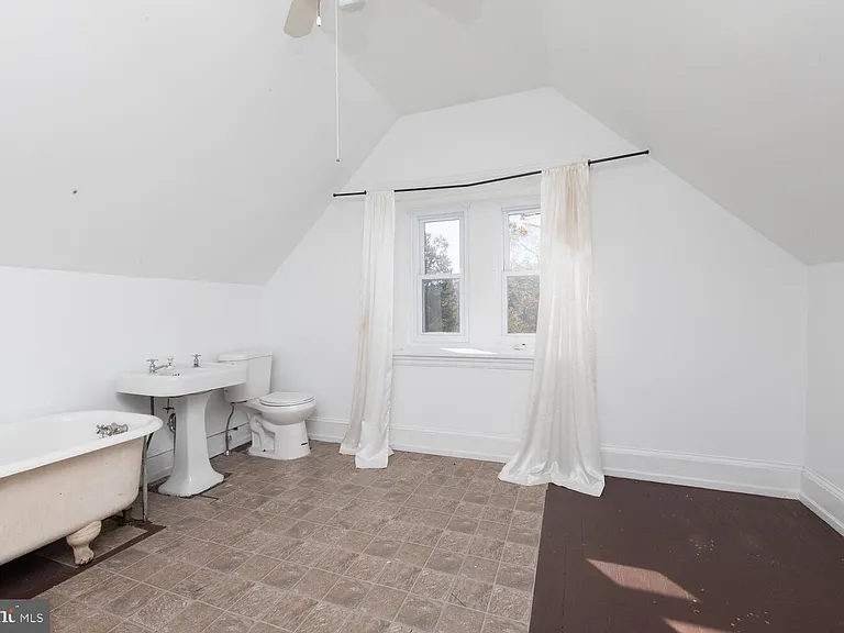112 Bryn Mawr Ave — Photo 22