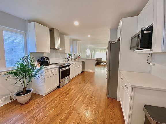 4th image of 2717 Kenilworth Ave