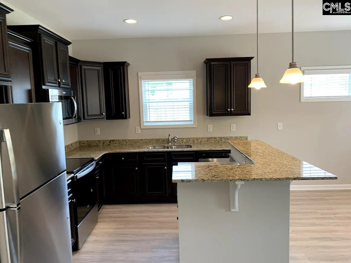 3 bed, 1612 sqft, $1,950 — Photo 4