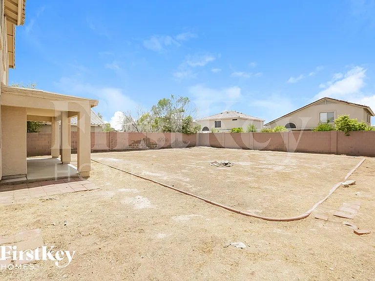 7963 W Marlette Ave — Photo 17