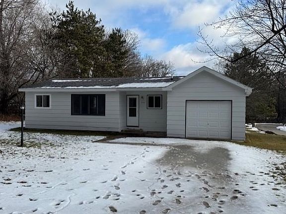 3rd image of 2928 Saint Anns Ave