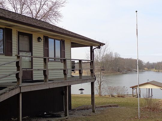 2nd image of 1359 NE Santee Dr