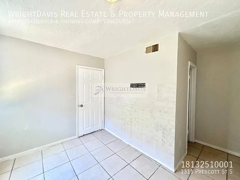 1311 Prescott St S — Photo 24