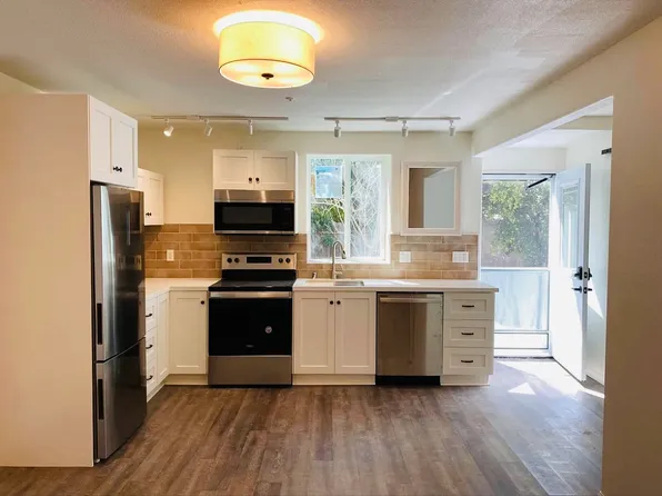 709 Bozanich Cir #C, Vista, CA 92084