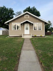 305 Lincoln Ave SW, Huron, SD, 57350