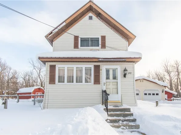 372 E Kirby St, Dexter, NY 13634