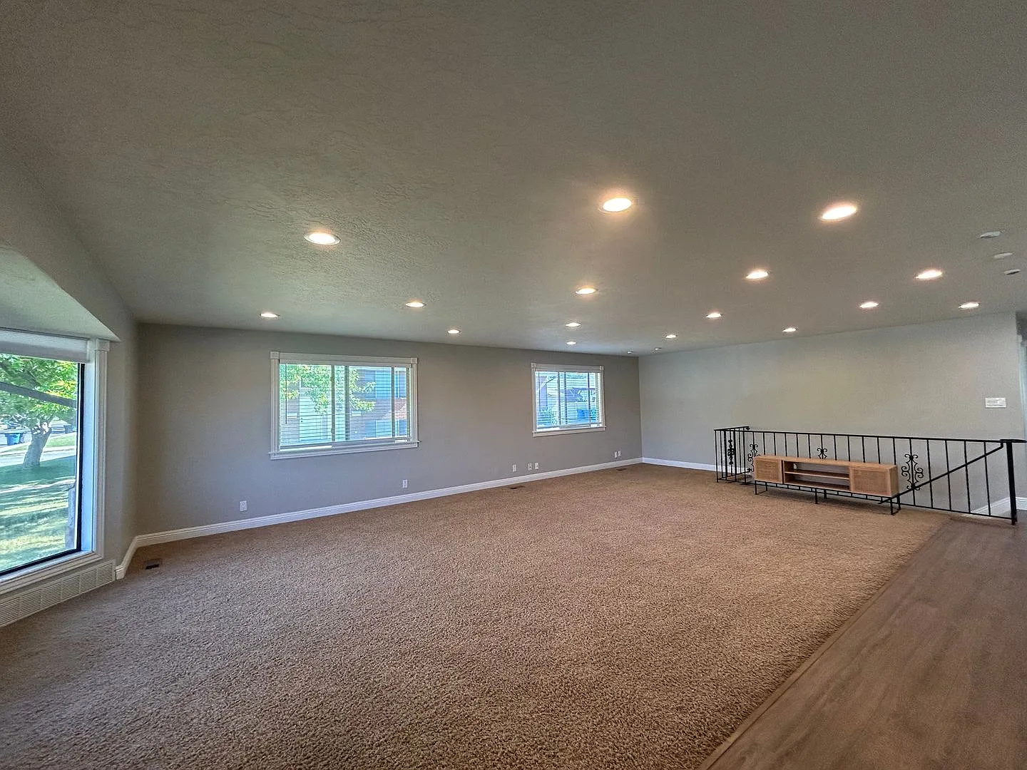 3 Bedroom 3.5 Bathroom in Orem! — Photo 2