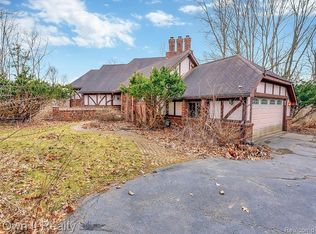 49449 Hanford Rd, Canton, MI 48187