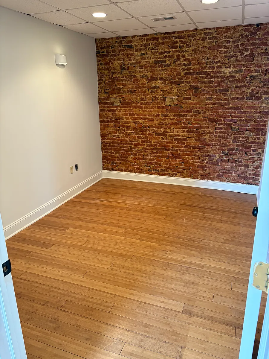 Building Photo - 213 N Broad St #6