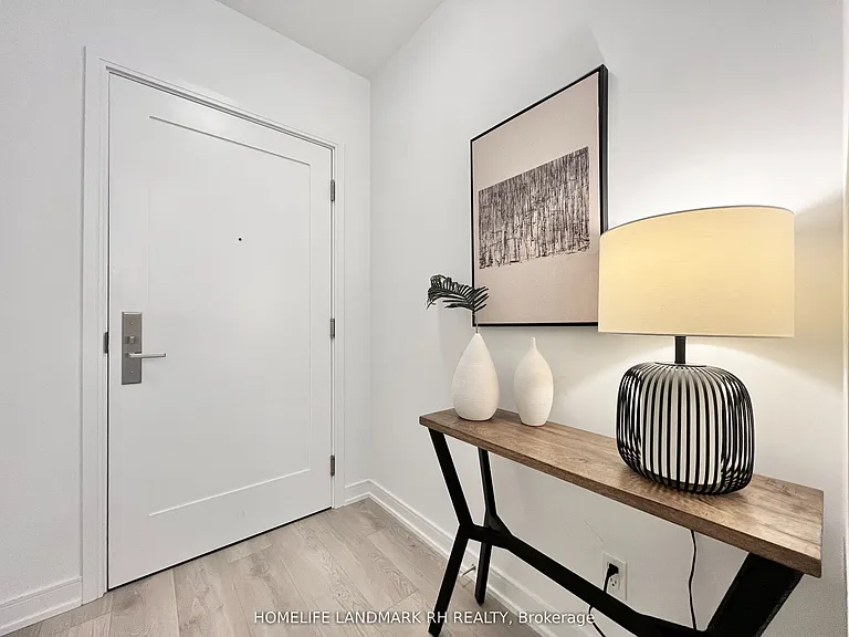 3 Gloucester St #610 — Photo 2