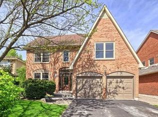 323 Crossland Gate, Newmarket, ON L3X1B3
