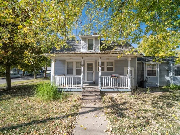 721 E Main St, Clinton, IL 61727