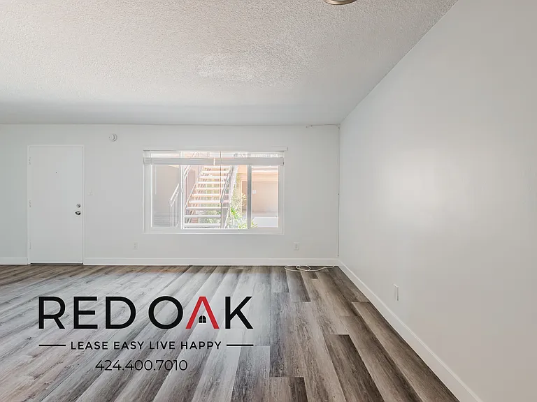 111 W Del Amo Blvd #6 — Photo 4