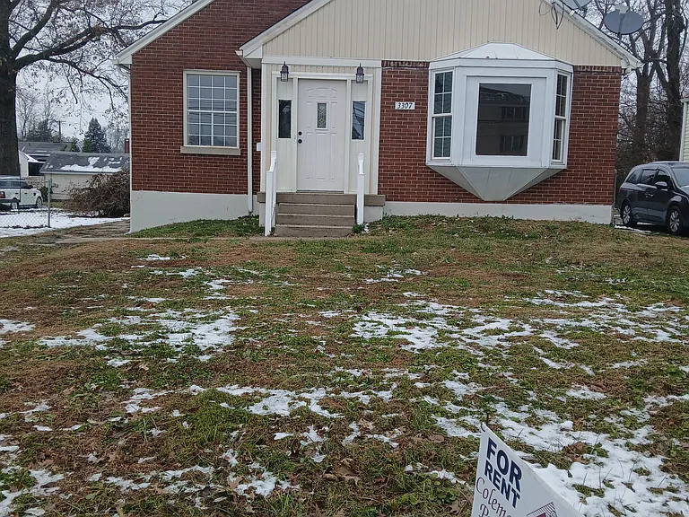3307 Hikes Ln — Photo 1